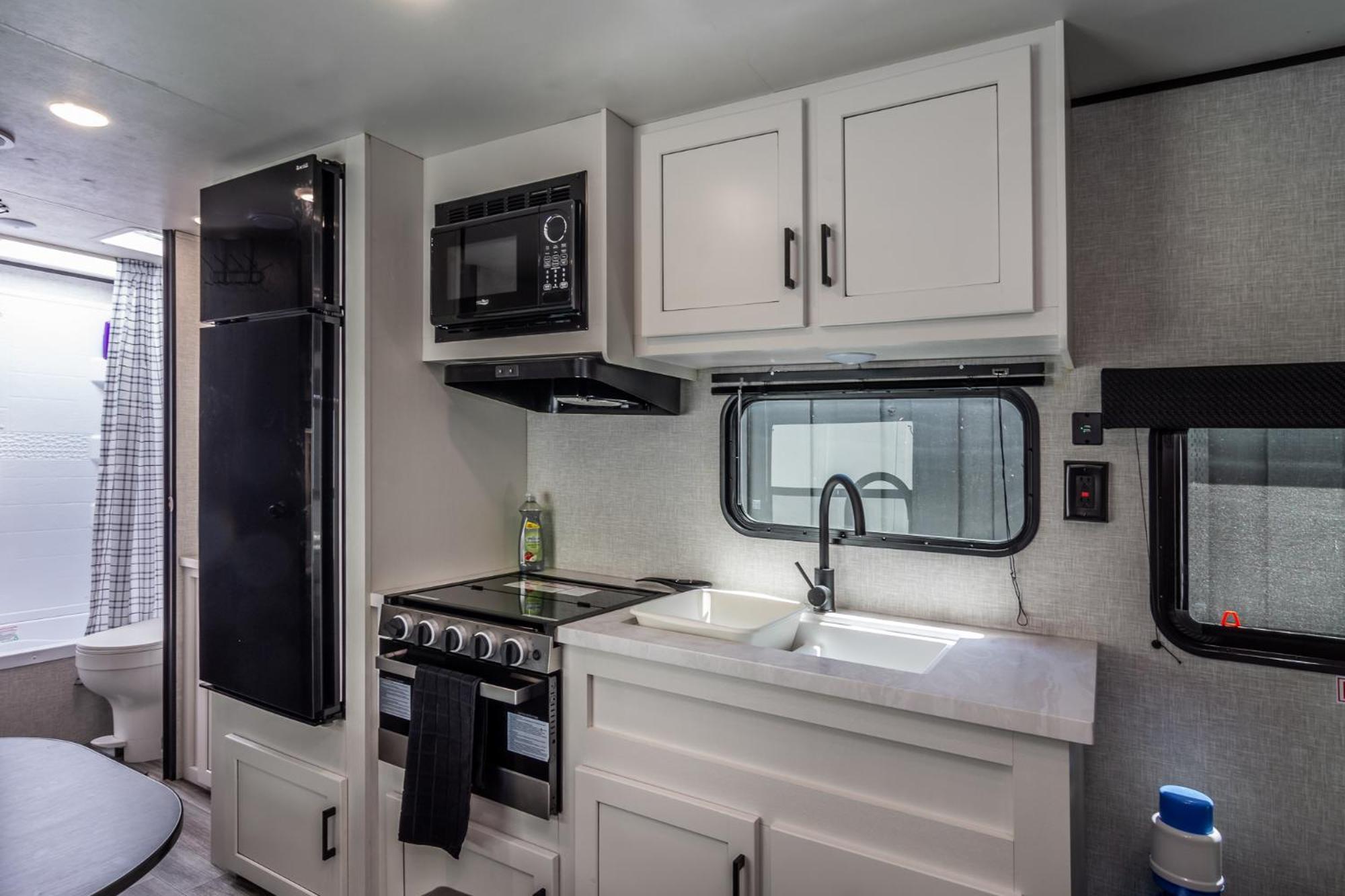 Hotel Chic Rv Retreat, Stunning Yard In Roseburg Exteriér fotografie